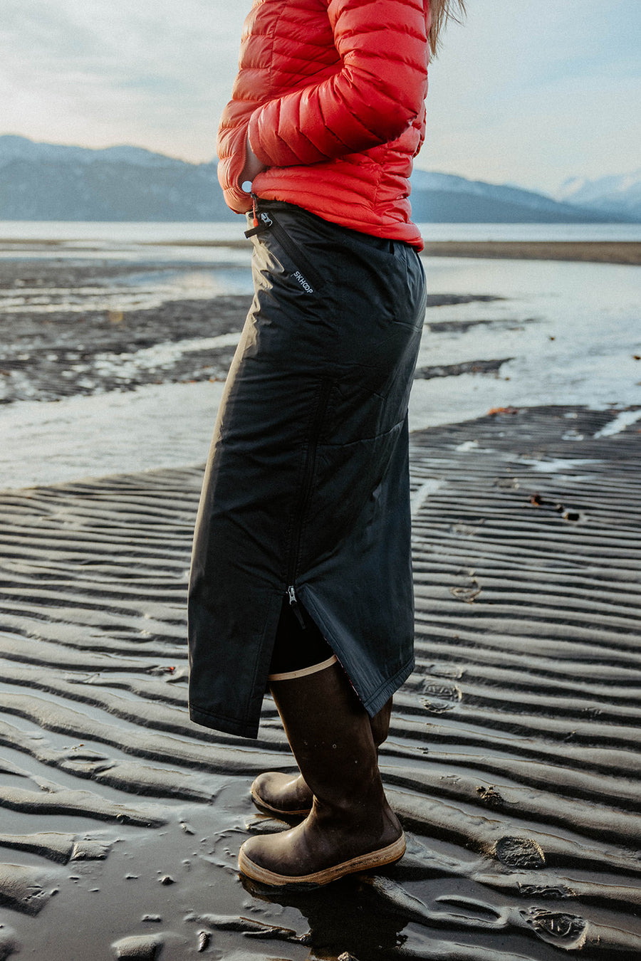SKHOOP x Salmon Sisters - Original Skirt (Black)